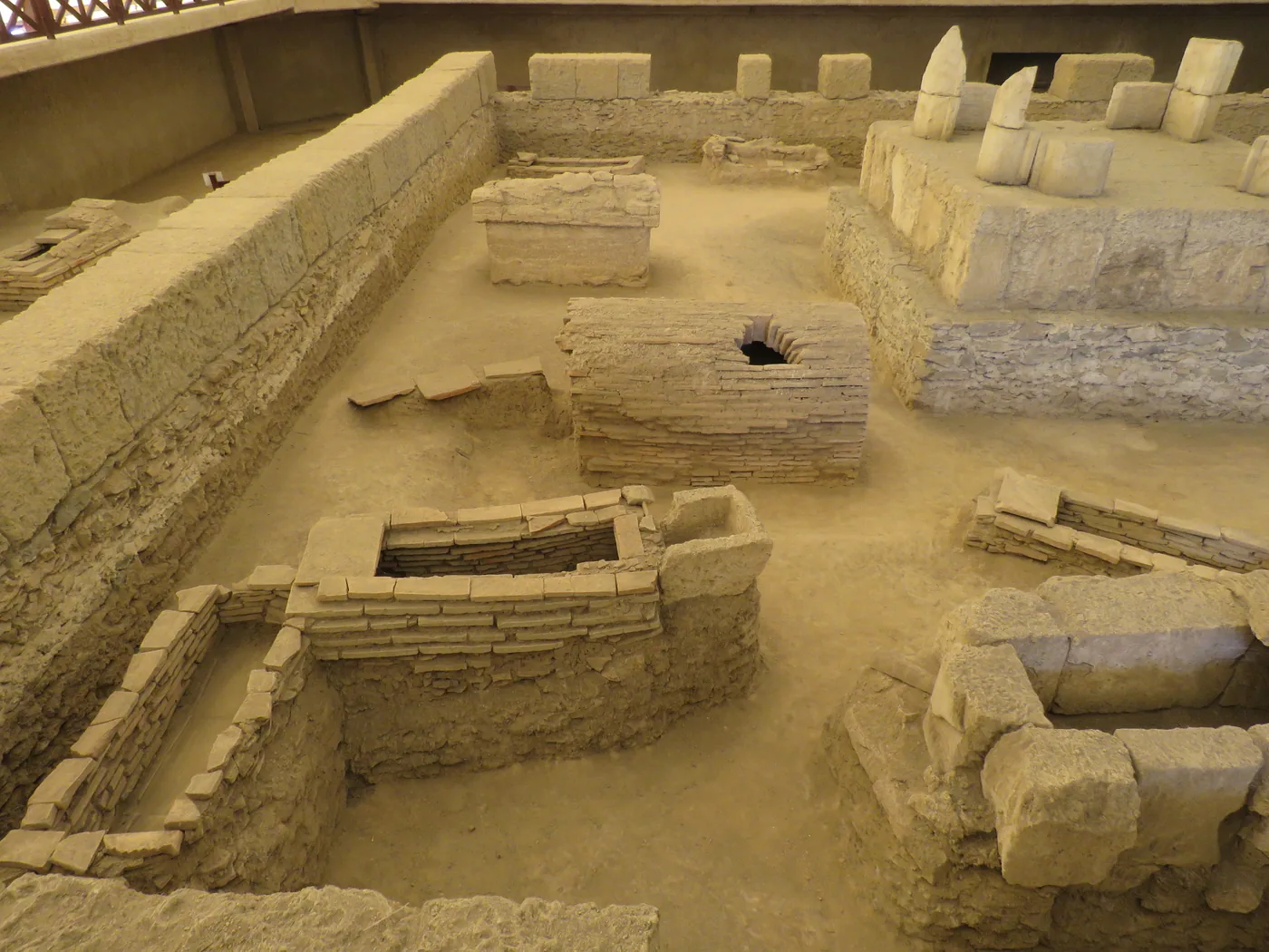 Freskengeschmückte Gräber aus dem 4. Jahrhundert im Mausoleum von Viminacium